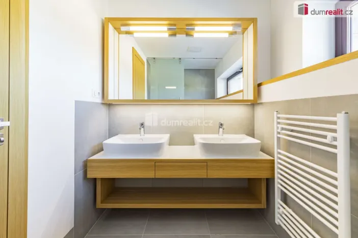 Prodej rodinného domu, Praha - Libuš, V Hrobech, 378 m2