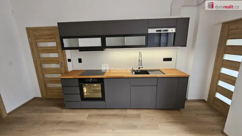 Pronájem bytu 4+1, Praha - Libeň, Turnovská, 105 m2