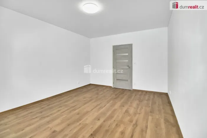 Pronájem bytu 2+1, Ostrov, Mánesova, 69 m2