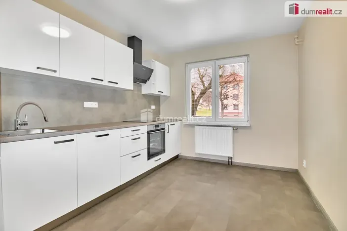 Pronájem bytu 2+1, Ostrov, Mánesova, 69 m2