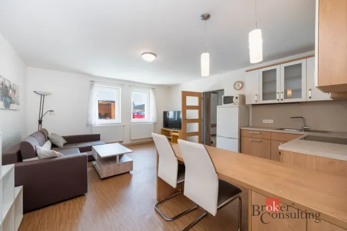 Pronájem bytu 2+kk, Tlučná, Tlučenská kolonie, 58 m2