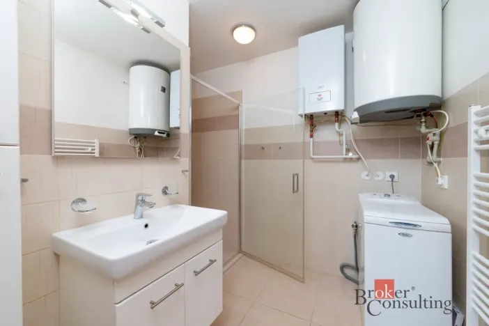 Pronájem bytu 2+kk, Tlučná, Tlučenská kolonie, 58 m2