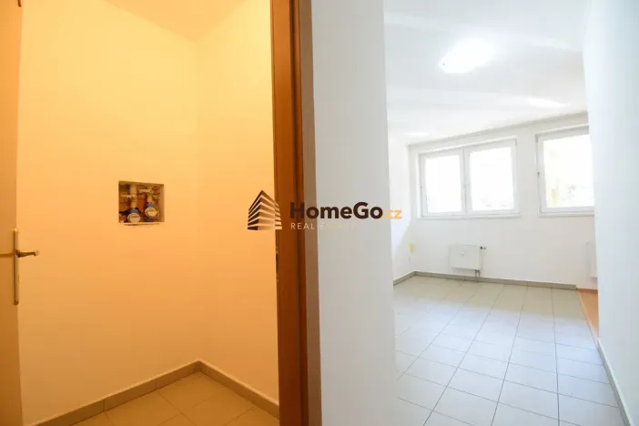 Pronájem bytu 1+kk, Praha - Troja, K Haltýři, 51 m2