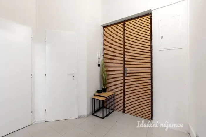 Pronájem bytu 2+1, Praha - Libeň, Pod Kotlaskou, 48 m2