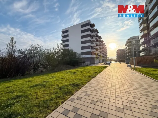 Pronájem bytu 1+kk, Praha - Třebonice, Thomasova, 29 m2