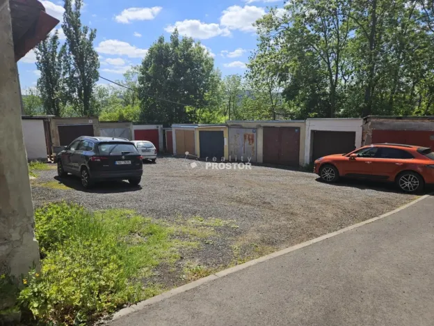 Pronájem garáže, Ústí nad Labem - Ústí nad Labem-centrum, Koněvova, 18 m2