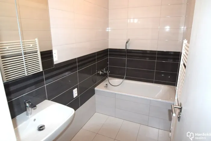 Pronájem bytu 2+kk, Olomouc, gen. Píky, 47 m2