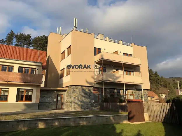 Pronájem bytu 2+kk, Karlík, K Třešňovce, 37 m2