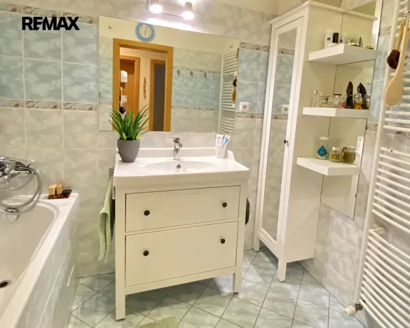 Pronájem bytu 4+1, Vestec, Ve Stromkách, 123 m2