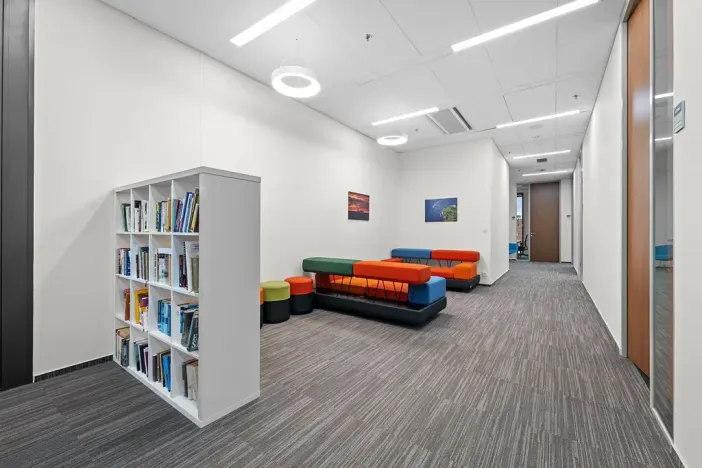 Pronájem kanceláře, Praha - Dejvice, Evropská, 1751 m2