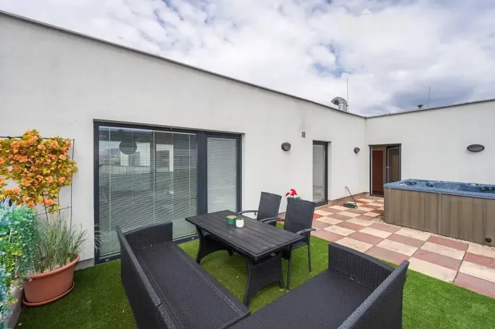 Pronájem bytu 3+kk, Brno, Sochorova, 87 m2