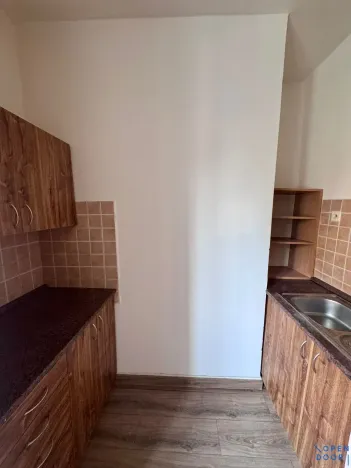 Pronájem bytu 1+kk, Jirkov, Osvobození, 21 m2