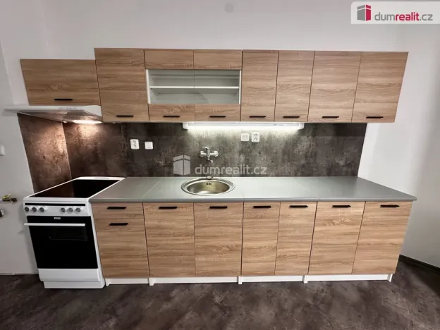 Pronájem bytu 3+1, Vizovice, Masarykovo nám., 79 m2