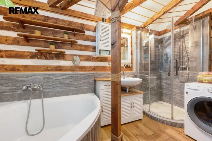 Prodej rodinného domu, Všechlapy, 200 m2