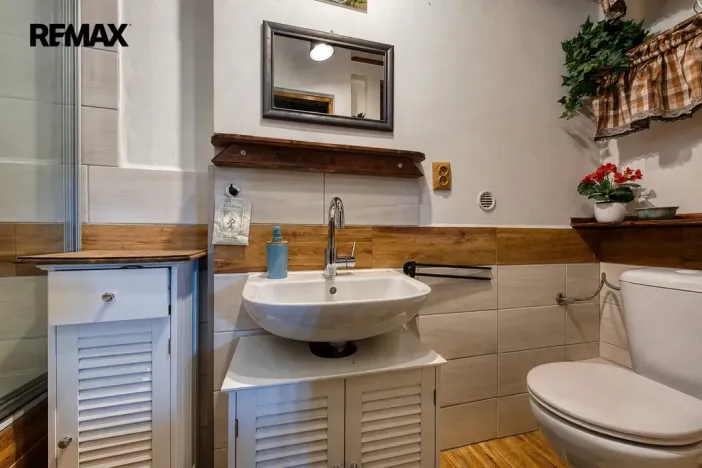 Prodej rodinného domu, Všechlapy, 200 m2