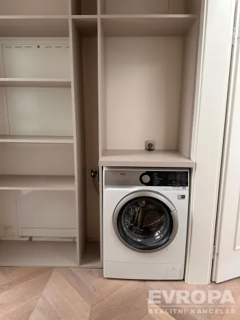 Pronájem bytu 2+kk, Praha - Vinohrady, U Zvonařky, 44 m2