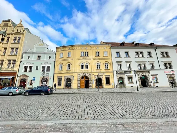 Pronájem obchodního prostoru, Plzeň, náměstí Republiky, 121 m2