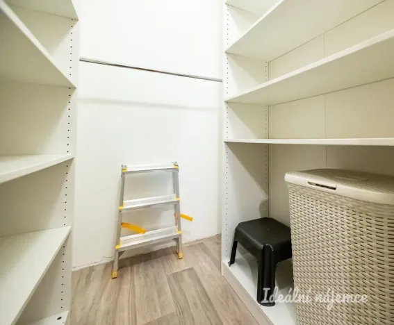 Pronájem bytu 2+1, Praha - Krč, V Štíhlách, 47 m2