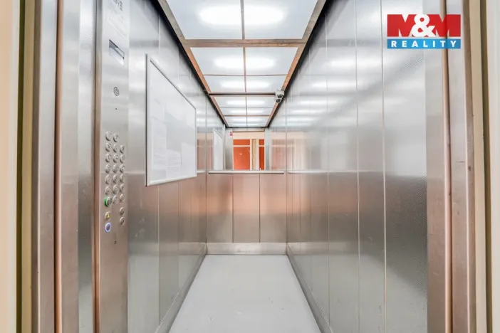 Prodej bytu 1+kk, Praha - Háje, Bajkonurská, 26 m2