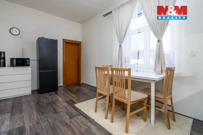 Prodej činžovního domu, Dymokury, Lesní, 280 m2