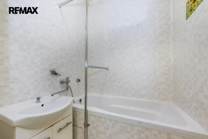 Prodej bytu 2+1, Praha, Káranská, 54 m2