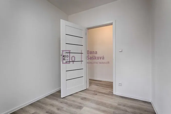 Pronájem bytu 3+kk, Jindřichův Hradec - Jindřichův Hradec I, nám. Míru, 57 m2