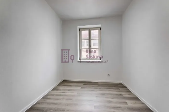 Pronájem bytu 3+kk, Jindřichův Hradec - Jindřichův Hradec I, nám. Míru, 57 m2