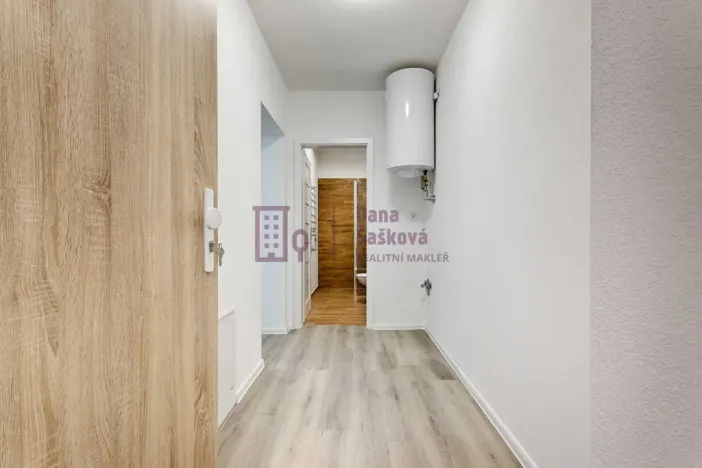 Pronájem bytu 3+kk, Jindřichův Hradec - Jindřichův Hradec I, nám. Míru, 57 m2