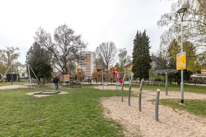 Prodej obchodního prostoru, Praha - Horní Počernice, Běluňská, 24 m2