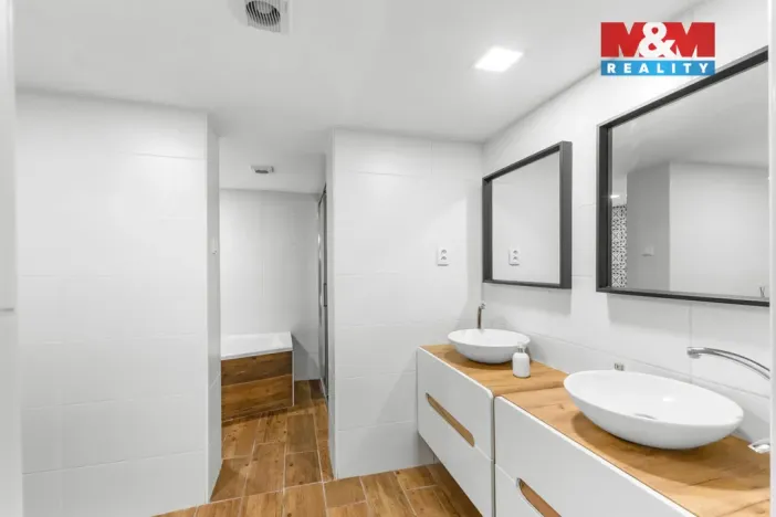 Prodej rodinného domu, Peruc - Černochov, 288 m2