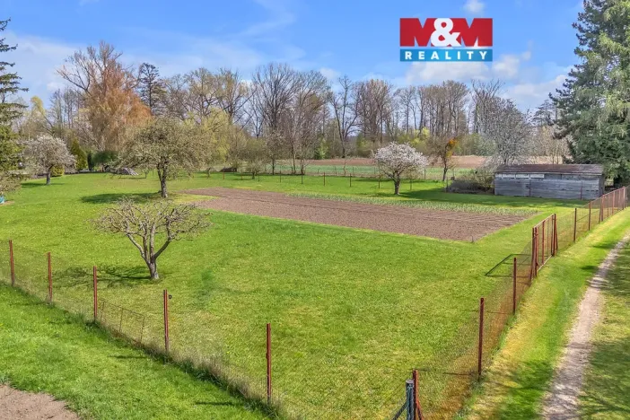 Prodej pozemku, Hrochův Týnec - Blížňovice, 2680 m2