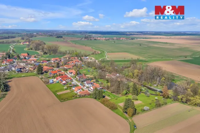 Prodej pozemku, Hrochův Týnec - Blížňovice, 2680 m2