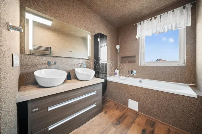 Prodej rodinného domu, Štěkeň, Slatinská, 227 m2