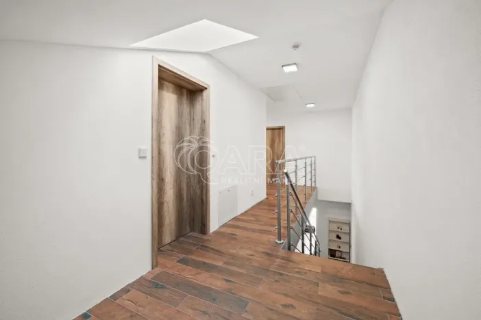 Prodej rodinného domu, Štěkeň, Slatinská, 227 m2