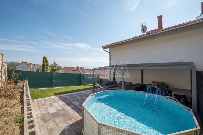 Prodej rodinného domu, Štěkeň, Slatinská, 227 m2