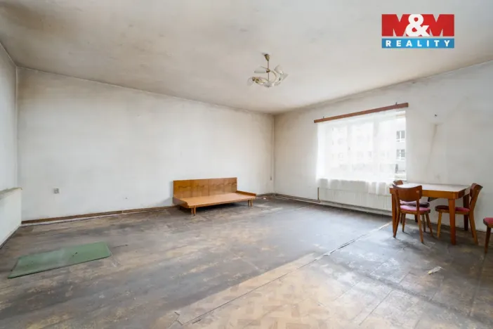 Prodej rodinného domu, Hostomice, Školní náměstí, 150 m2