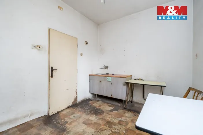 Prodej rodinného domu, Hostomice, Školní náměstí, 150 m2