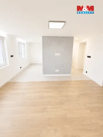 Prodej bytu 3+kk, Dvory, 95 m2