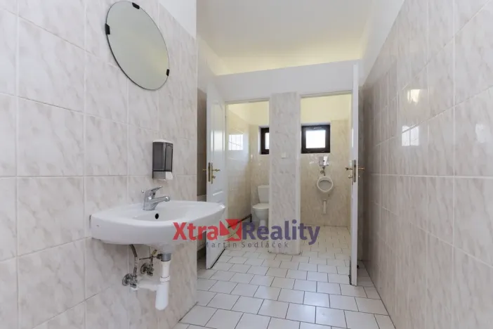 Prodej komerční nemovitosti, Modlany - Drahkov, 2300 m2