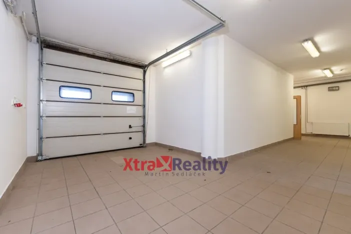 Prodej komerční nemovitosti, Modlany - Drahkov, 2300 m2