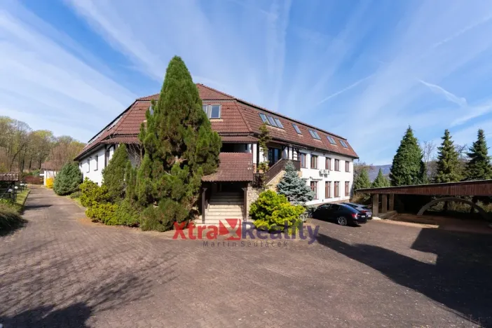 Prodej komerční nemovitosti, Modlany - Drahkov, 2300 m2