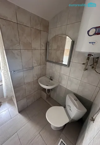 Pronájem bytu 1+1, Karlovy Vary, Závodu míru, 40 m2