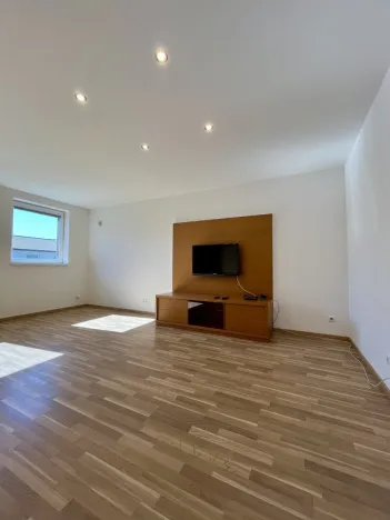 Pronájem bytu 2+kk, Ostrava - Heřmanice, Koněvova, 72 m2