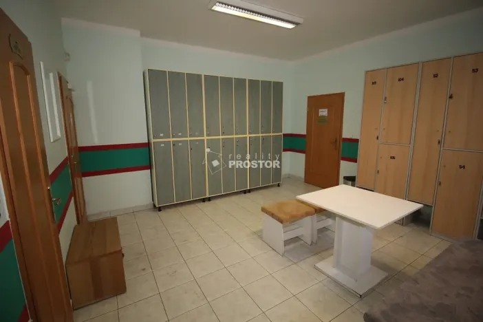 Prodej komerční nemovitosti, Rudná, Hořelické náměstí, 500 m2