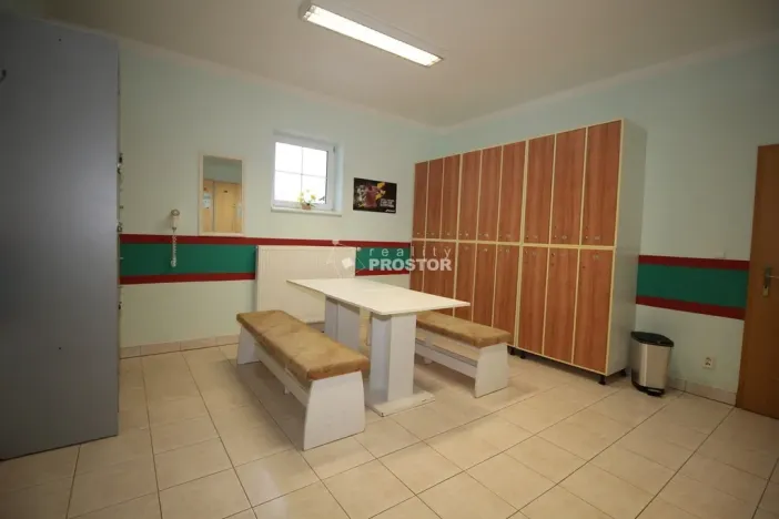 Prodej komerční nemovitosti, Rudná, Hořelické náměstí, 500 m2