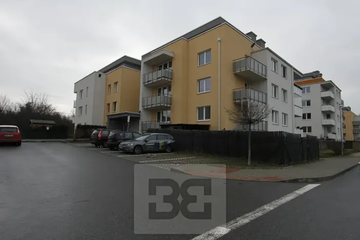 Pronájem bytu 2+kk, Praha - Uhříněves, U uhříněveské obory, 47 m2