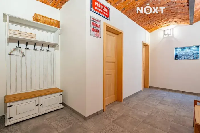 Prodej rodinného domu, Chrášťany, 560 m2