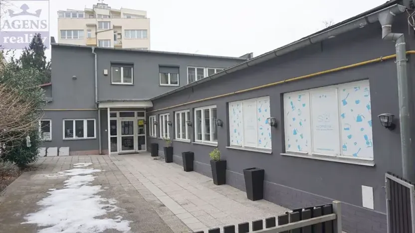 Pronájem kanceláře, Praha - Holešovice, Dobrovského, 362 m2