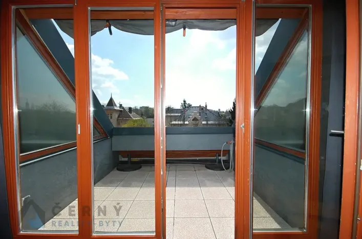 Pronájem bytu 2+kk, Liberec, Zborovská, 70 m2