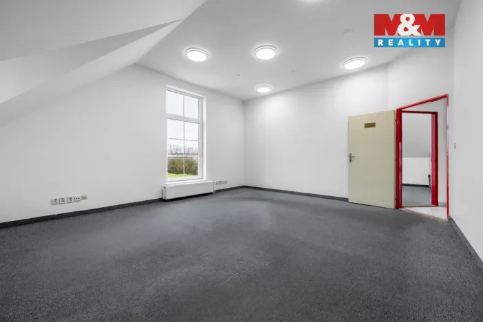 Pronájem kanceláře, Domažlice - Bezděkovské Předměstí, Masarykova, 138 m2